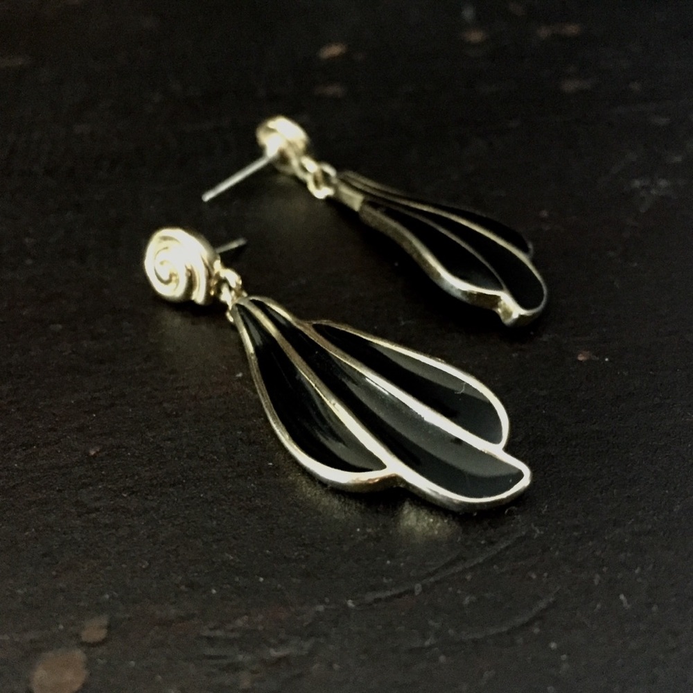 Vintage Trifari Black and Gold Dangle Earrings